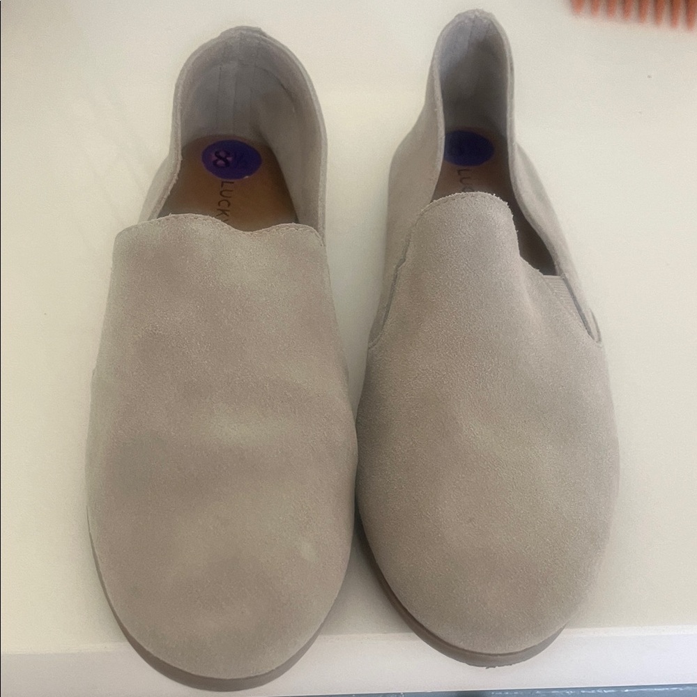 Lucky Brand Tan Flats Timeless Design